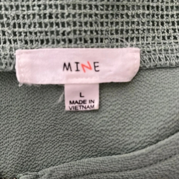 Mine light green size large top half zipper front - Picture 5 of 9